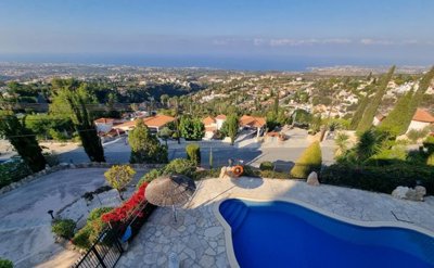 Detached Villa For Sale  in  Kamares