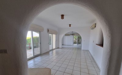 Detached Villa For Sale  in  Kamares