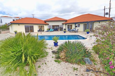 Detached Villa For Sale  in  Sea Caves