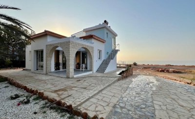 Detached Villa For Sale  in  Sea Caves