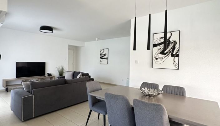 Image No.3-3 Bed Apartment for sale