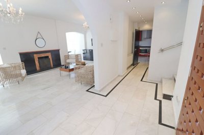 Detached Villa For Sale  in  Coral Bay