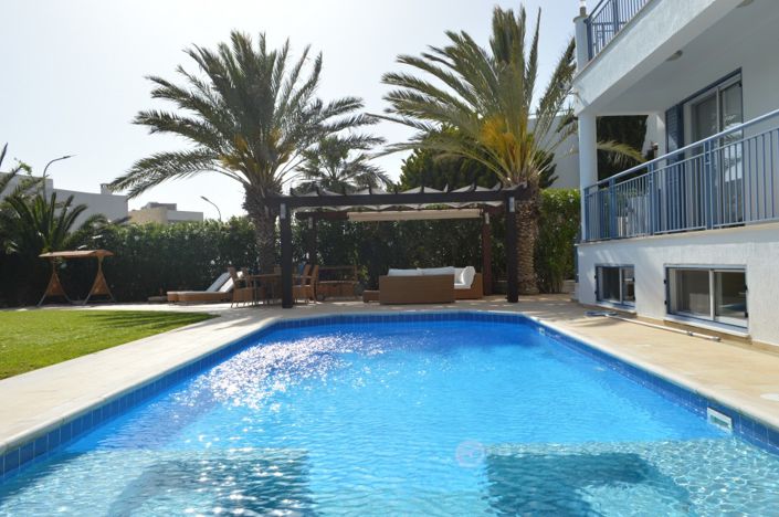 Image No.2-Villa de 5 chambres à vendre à Chlorakas