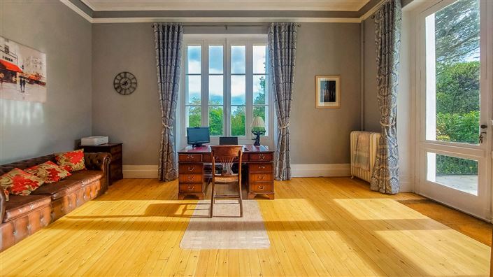 Image No.6-7 Bed House for sale