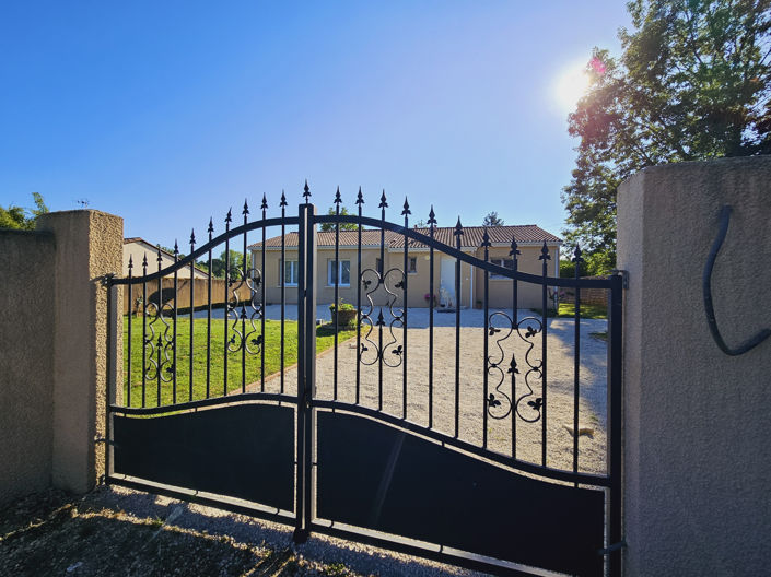 Image No.20-Maison de 4 chambres à vendre à Cours-de-Pile