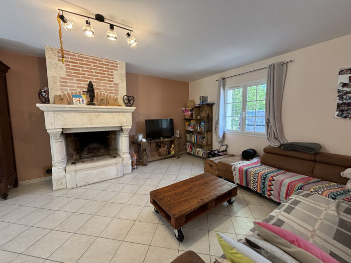 Image No.8-4 Bed House for sale