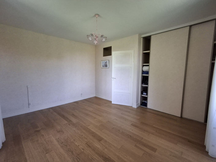 Image No.10-4 Bed House for sale