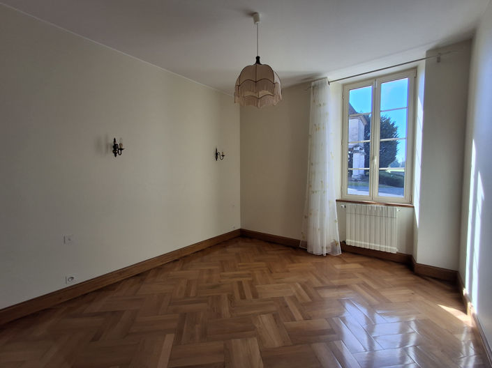 Image No.8-4 Bed House for sale