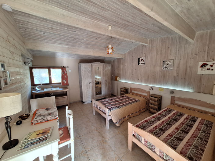 Image No.20-10 Bed Property for sale