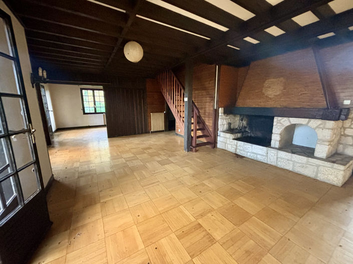 Image No.10-3 Bed House for sale