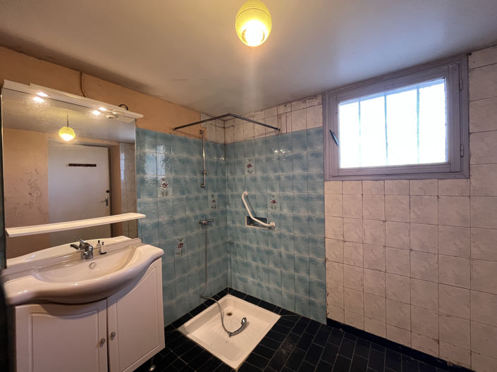 Image No.13-2 Bed House for sale