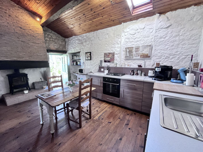 Image No.18-7 Bed House for sale