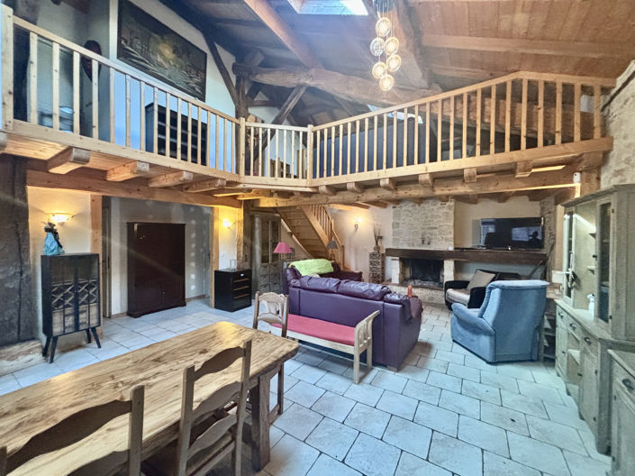 Image No.9-Propriété de 8 chambres à vendre à Saint-Vite