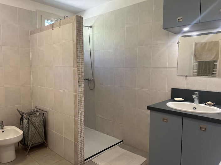 Image No.9-2 Bed House for sale