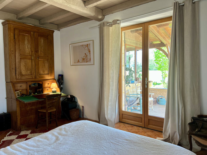 Image No.10-3 Bed Property for sale