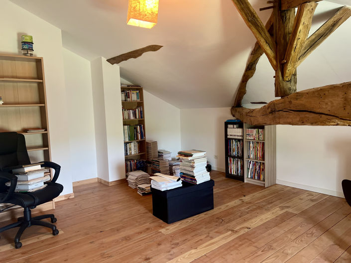 Image No.18-5 Bed House for sale