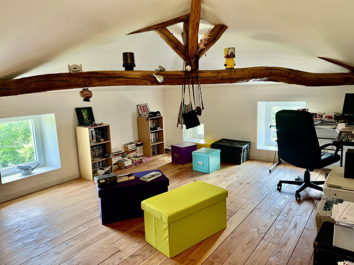 Image No.20-5 Bed House for sale