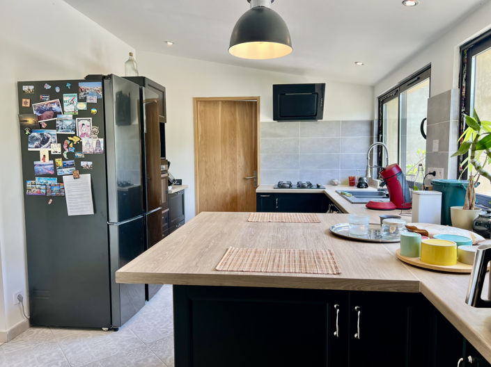 Image No.6-5 Bed House for sale