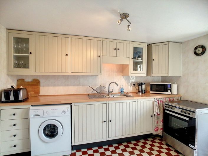 Image No.8-3 Bed House for sale