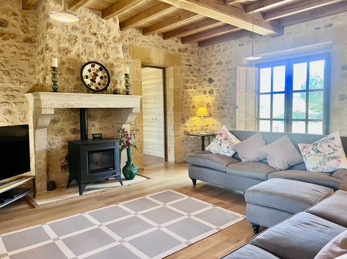 Image No.11-3 Bed Property for sale