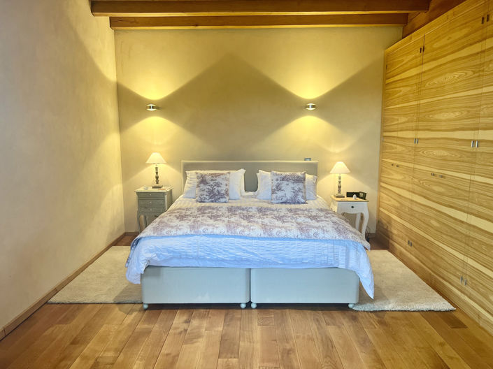 Image No.14-3 Bed Property for sale