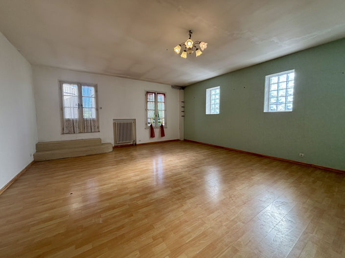 Image No.8-4 Bed House for sale