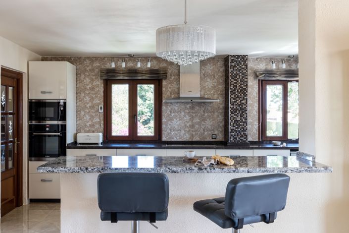 Image No.12-6 Bed Villa for sale