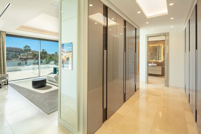 Image No.17-6 Bed Villa for sale