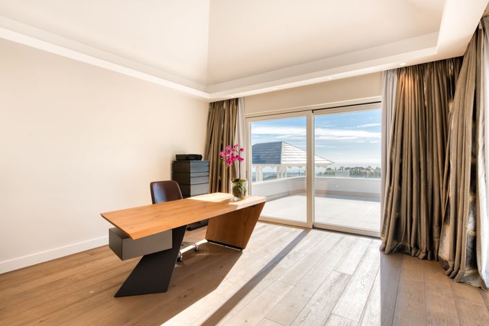 Image No.10-6 Bed Villa for sale