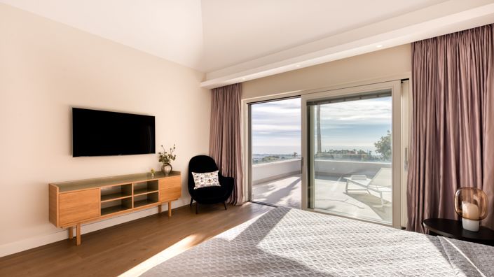 Image No.9-6 Bed Villa for sale