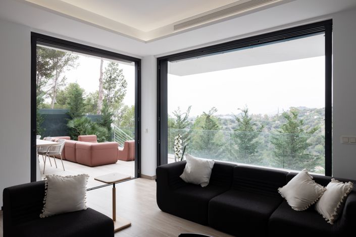 Image No.10-5 Bed Villa for sale