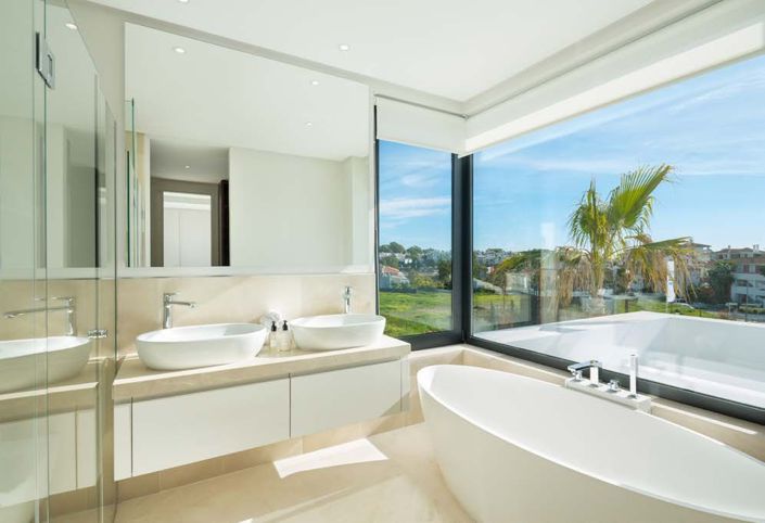 Image No.4-4 Bed Villa for sale