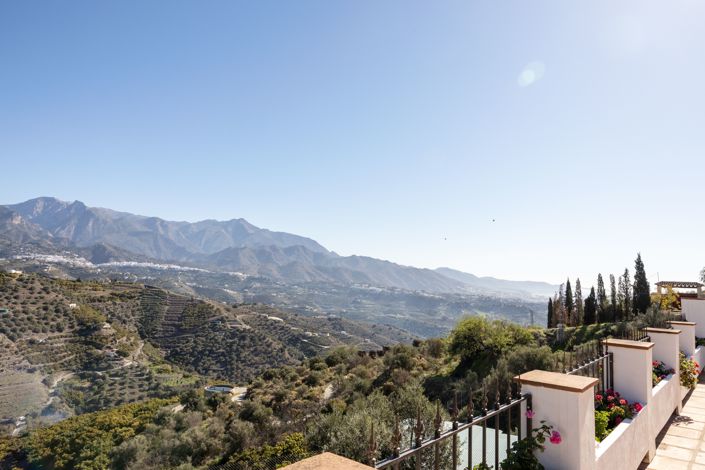 Image No.14-7 Bed Villa for sale