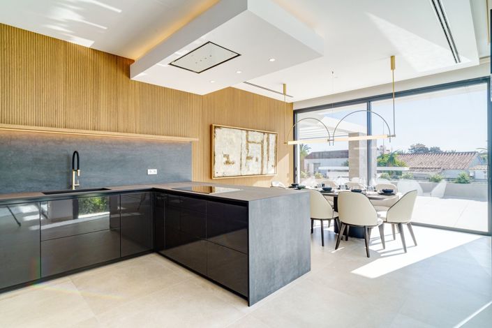 Image No.4-5 Bed Villa for sale