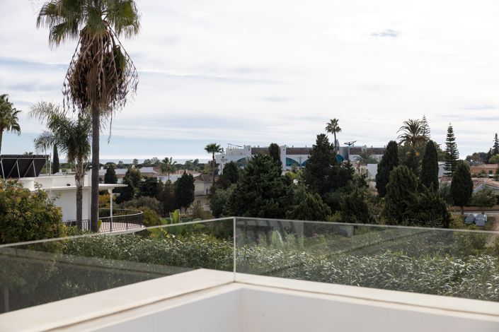 Image No.19-6 Bed Villa for sale