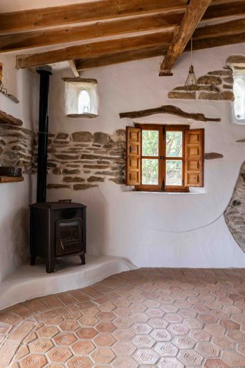 Image No.13-31 Bed Property for sale