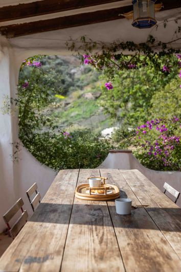 Image No.15-31 Bed Property for sale