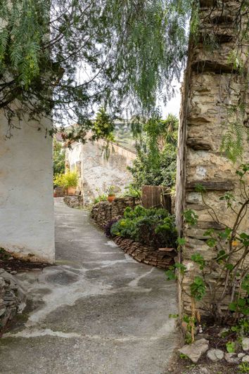 Image No.30-31 Bed Property for sale