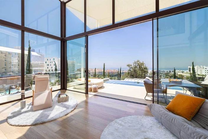 Image No.2-4 Bed Villa for sale