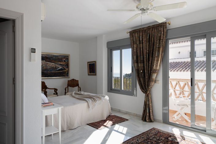 Image No.9-4 Bed Villa for sale