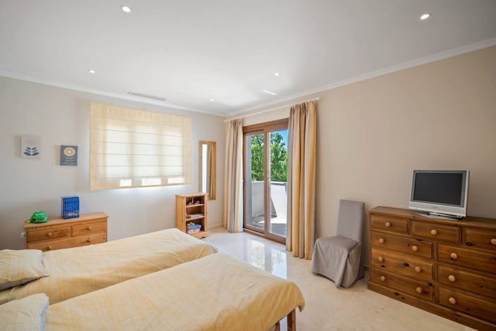 Image No.13-7 Bed House for sale