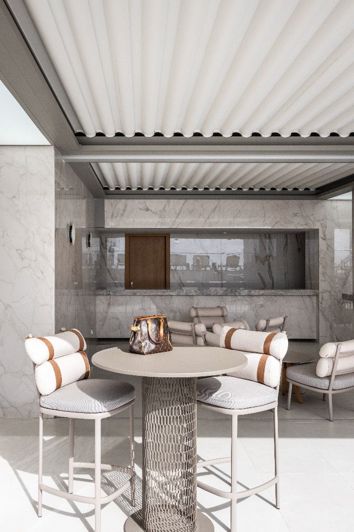 Image No.20-4 Bed Apartment for sale