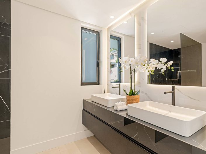 Image No.20-5 Bed Villa for sale