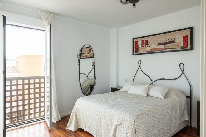 Image No.11-3 Bed Townhouse for sale