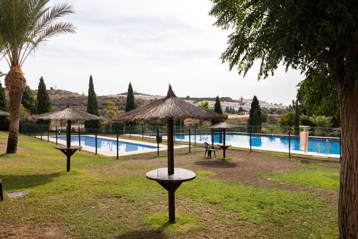 Image No.21-3 Bed Townhouse for sale