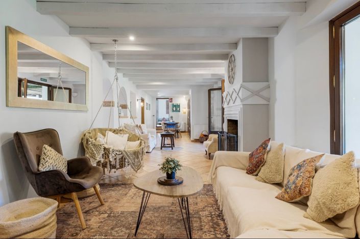 Image No.19-9 Bed Townhouse for sale