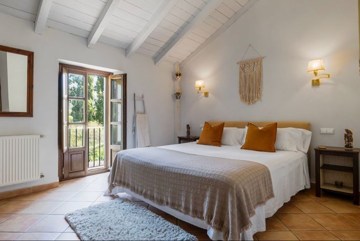 Image No.8-9 Bed Townhouse for sale