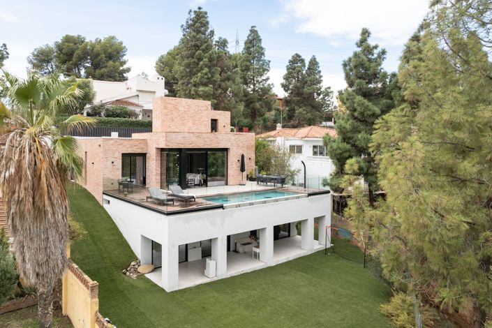 Image No.16-4 Bed House for sale