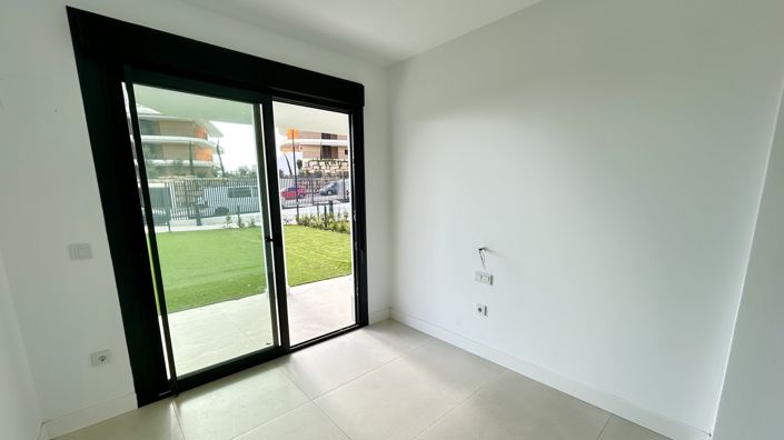 Image No.17-2 Bed Apartment for sale