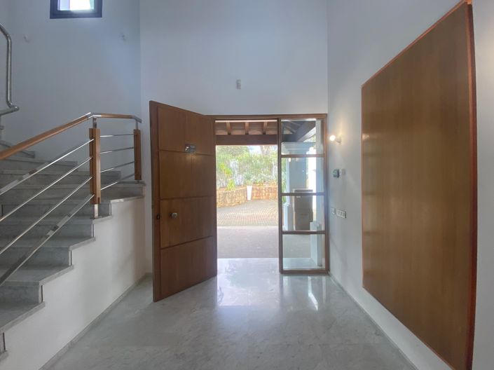 Image No.13-5 Bed House for sale